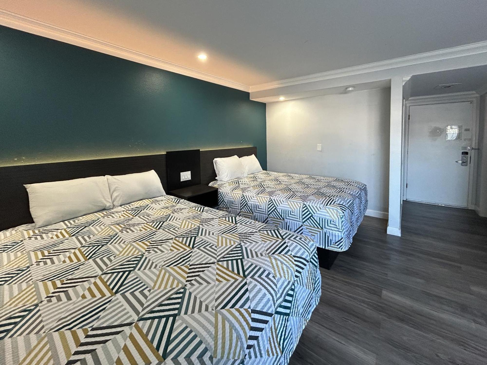 Motel 6 Buena Park, Ca Anaheim Near Maingate Knotts المظهر الخارجي الصورة